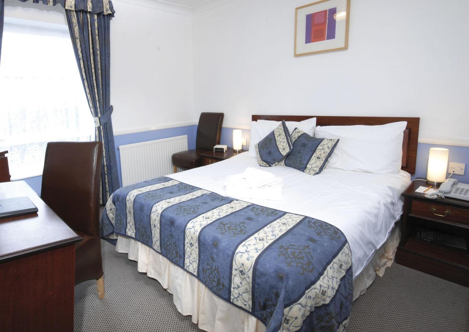 The Dolphin Hotel Great Yarmouth Room photo