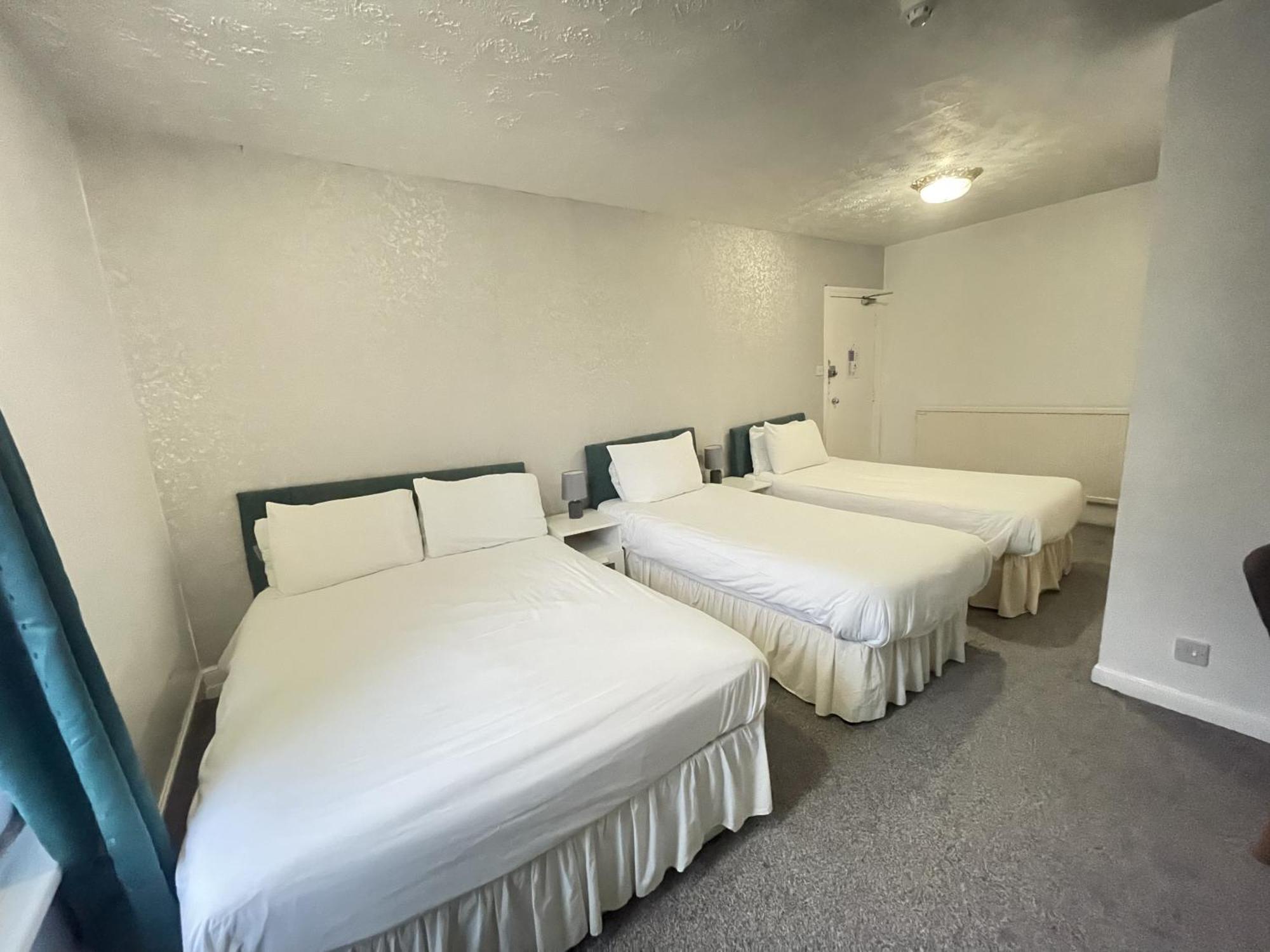 The Dolphin Hotel Great Yarmouth Room photo