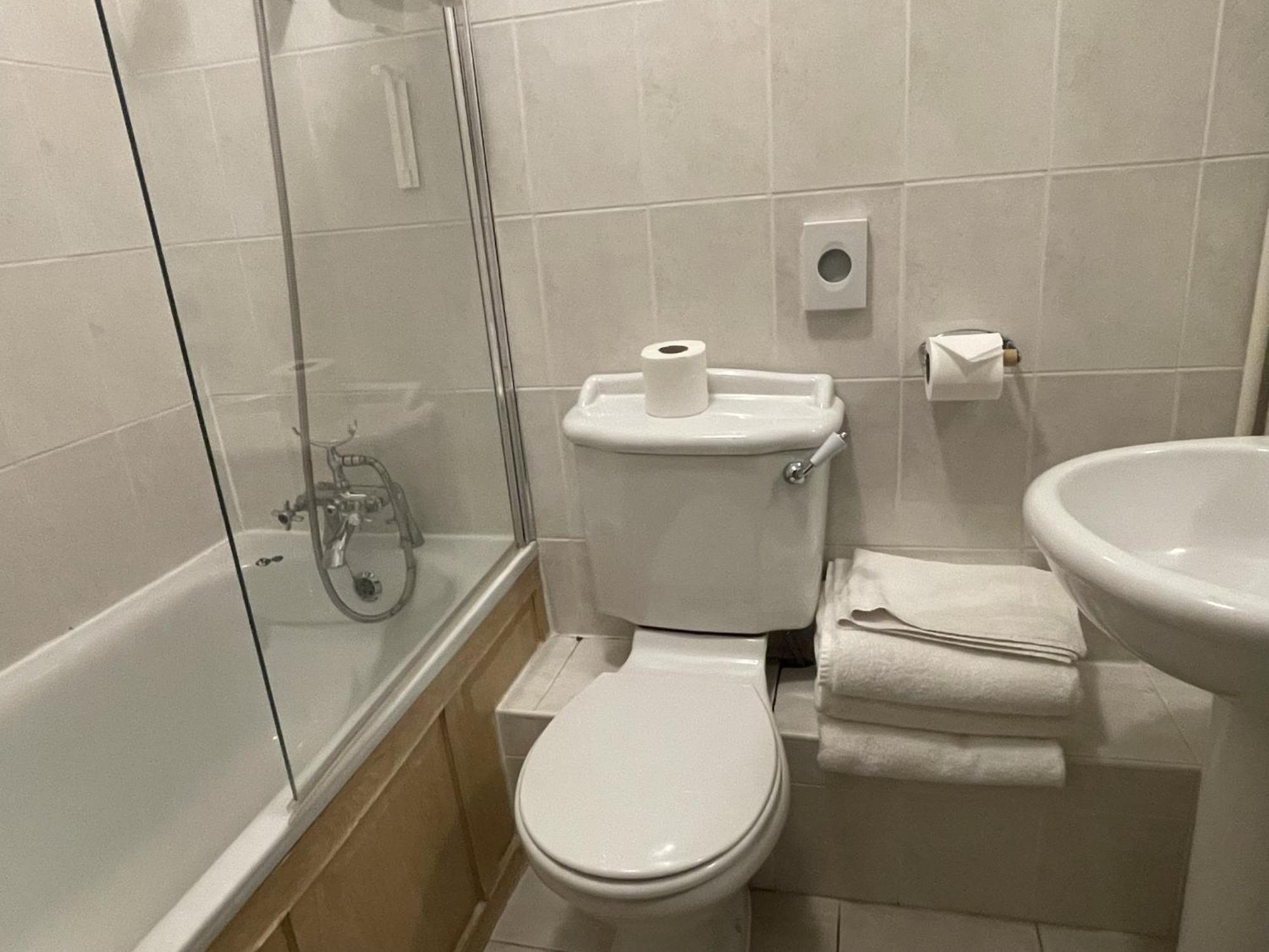 The Dolphin Hotel Great Yarmouth Room photo