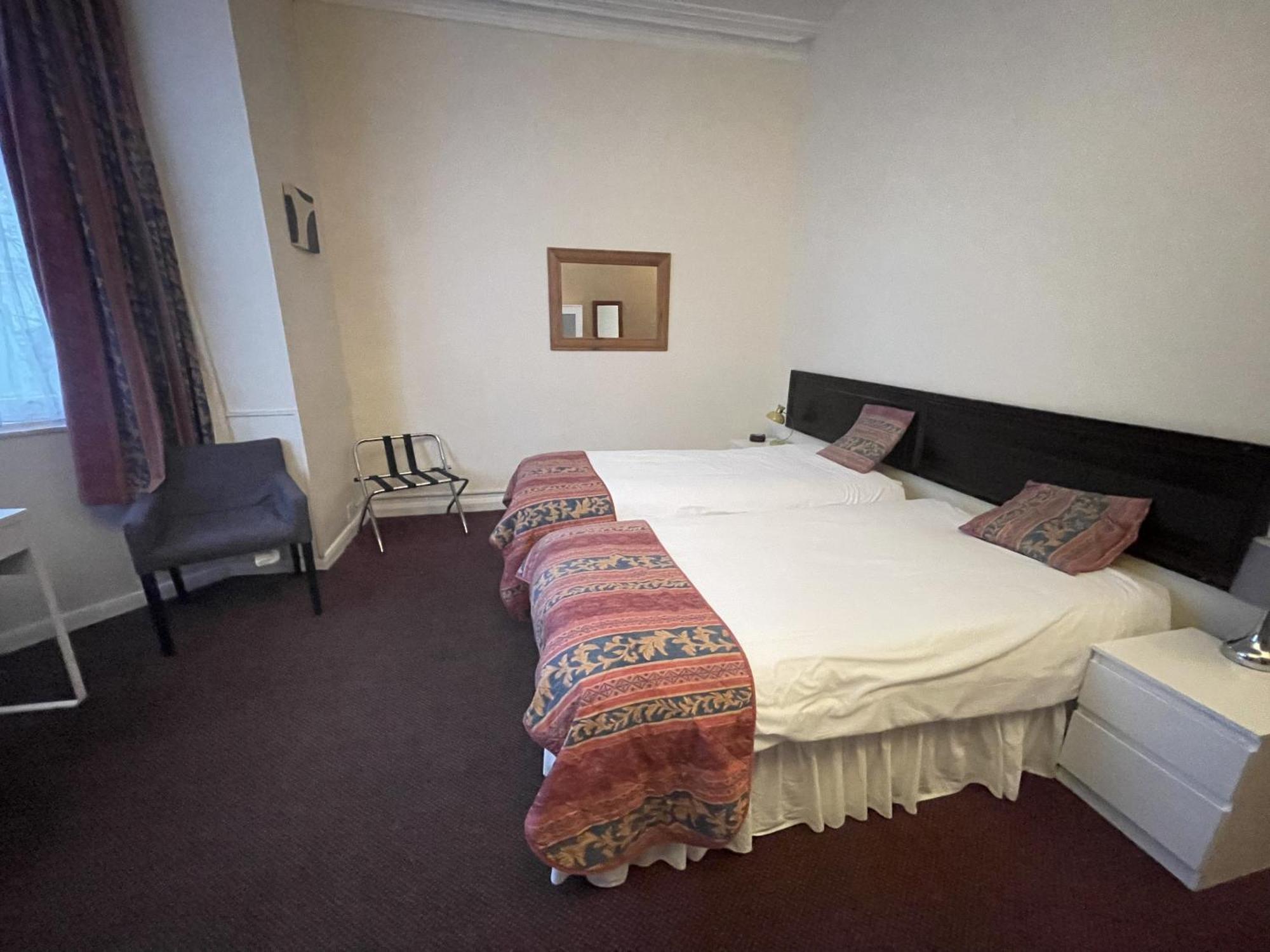 The Dolphin Hotel Great Yarmouth Room photo